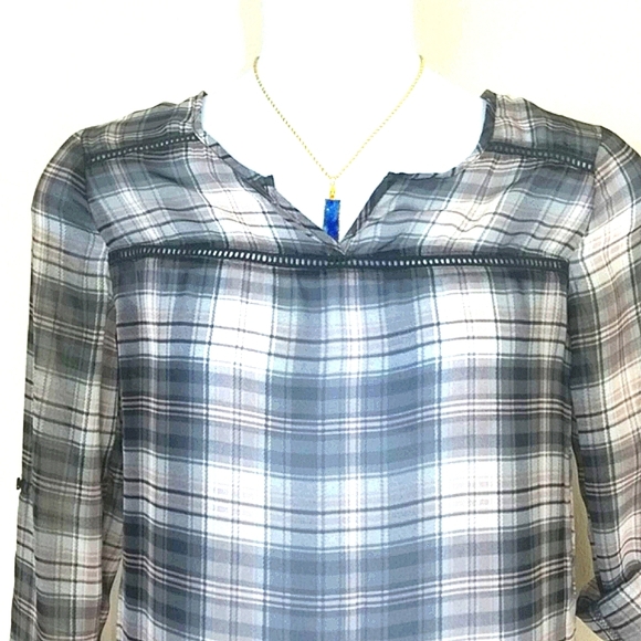 Top plaid lightweight 3/4 roll up short sleeve pull over Med - Picture 3 of 5